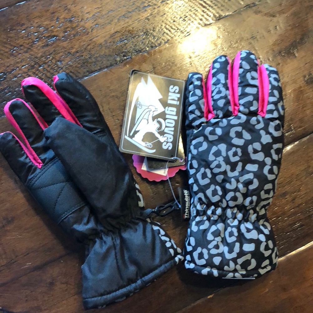 Kids ski gloves, brand new